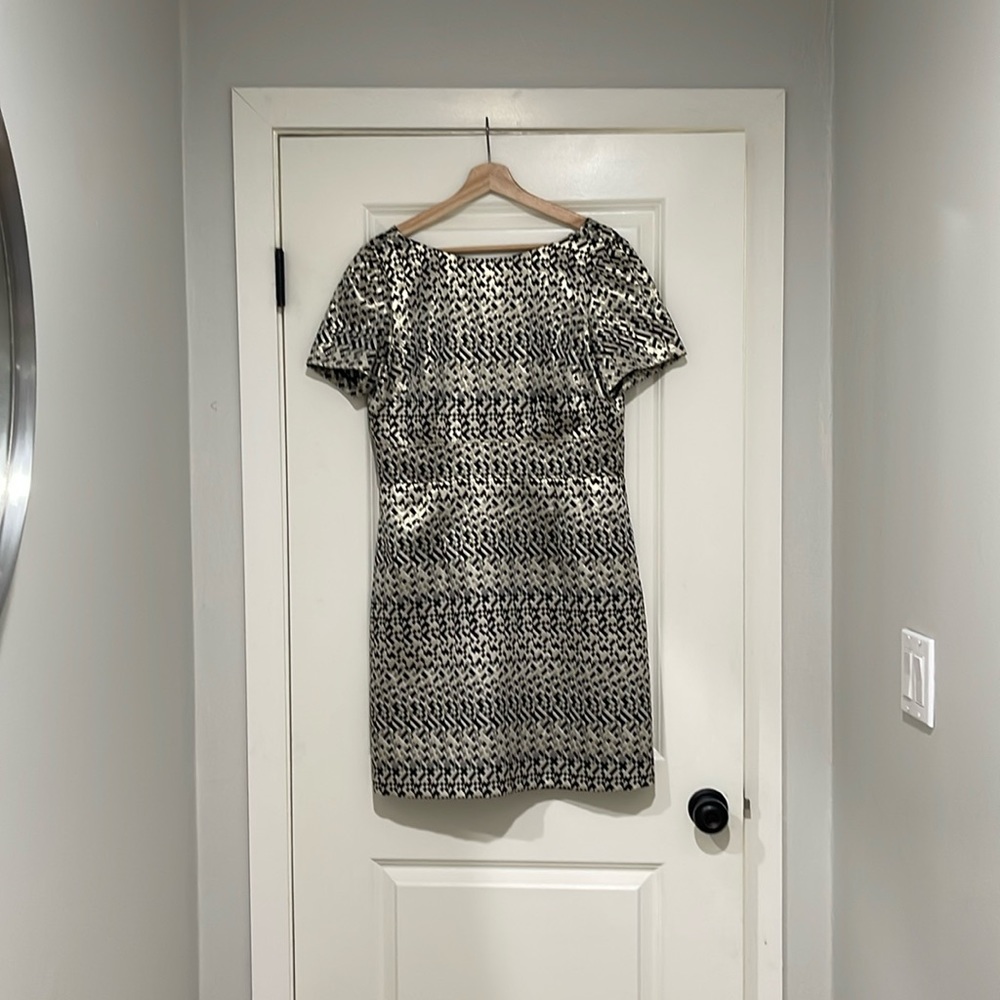 Vince Camino Short Sleeve, Black and Gold, Zig Zag Dress. Gently worn. Size 12